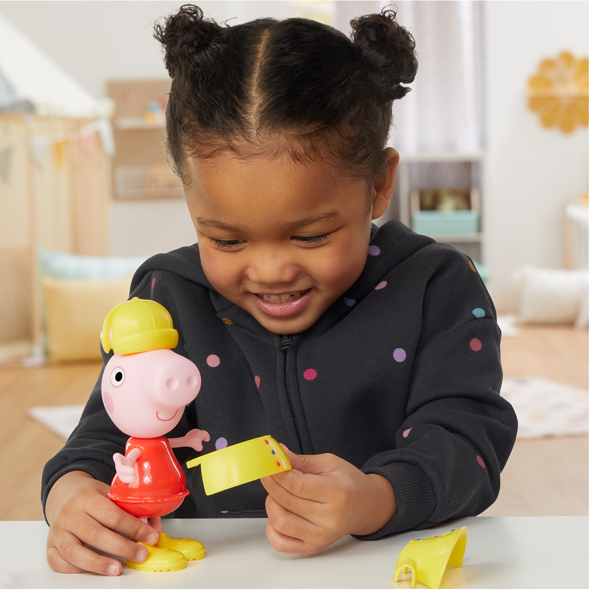 Ігровий набір дитячий Peppa Figurines Одягни Пеппу 15 см з аксесуарами — превʼю 10