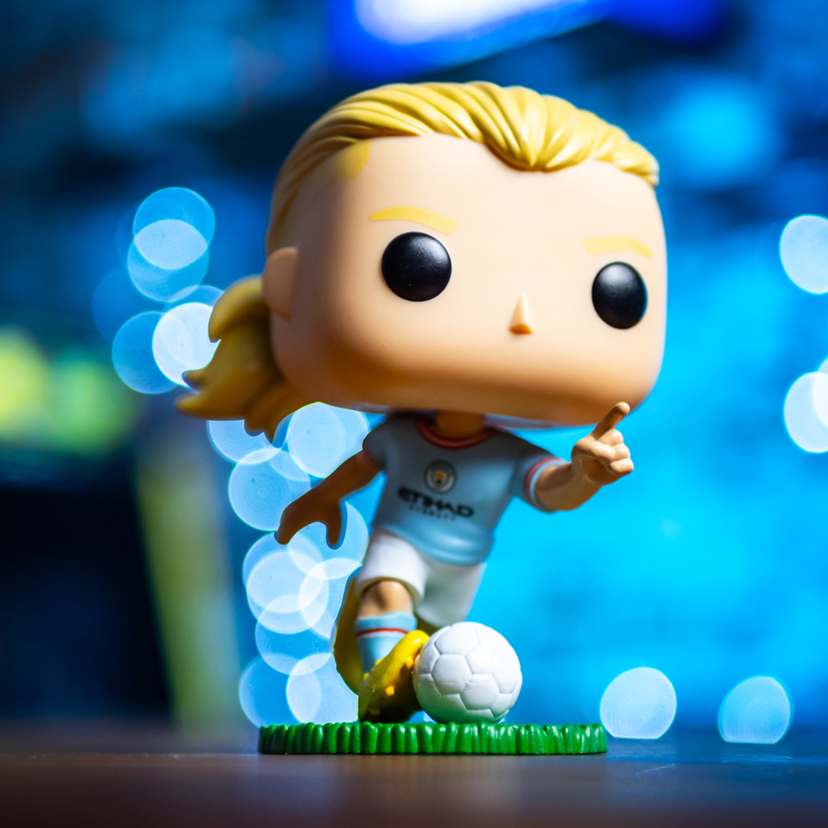 Ігрова фігурка Колекційна Erling Haaland Funko Pop Футбол Спорт 114 мм — превʼю 4