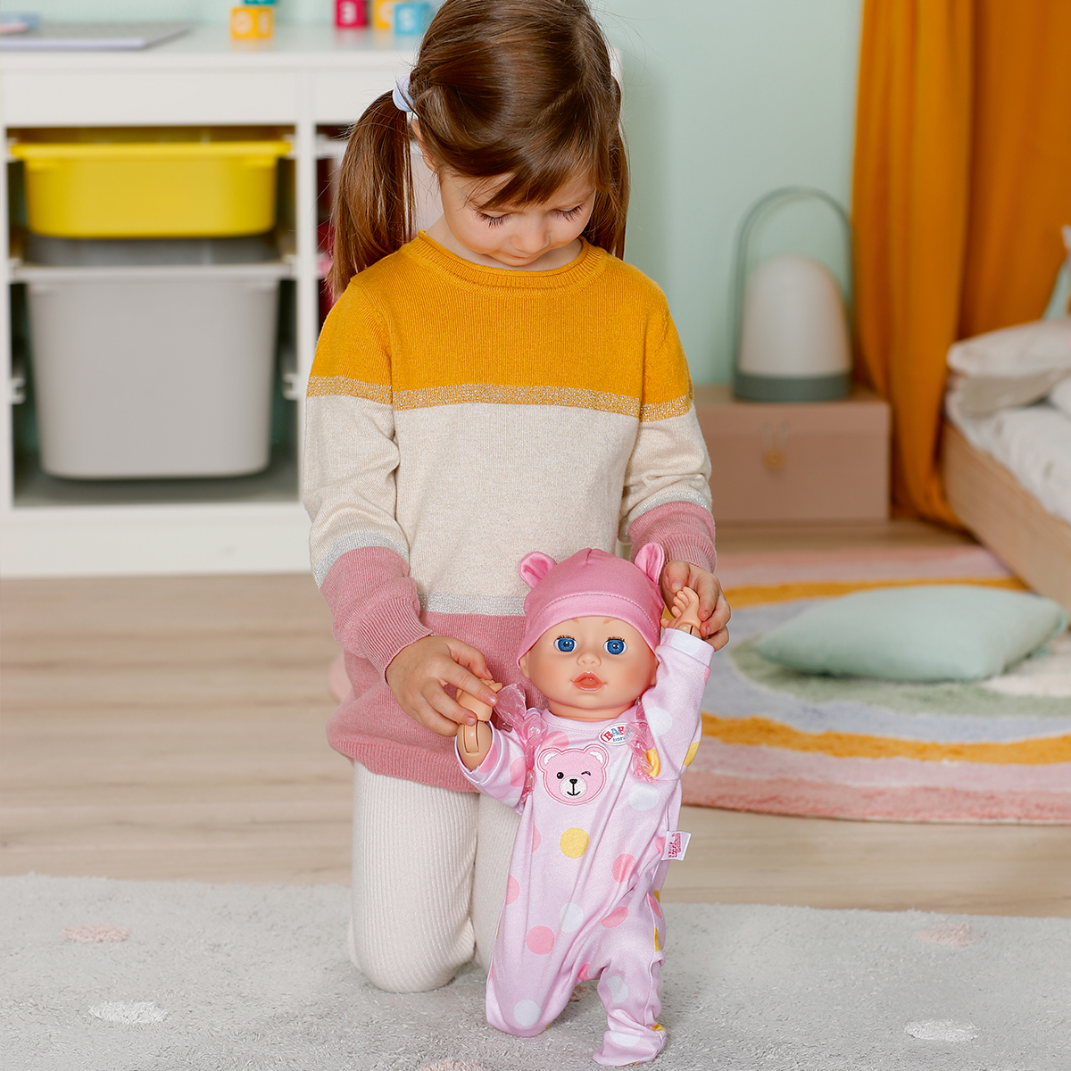 Інтерактивна лялька Baby Born Емілі Перші кроки 43 см — превʼю 7