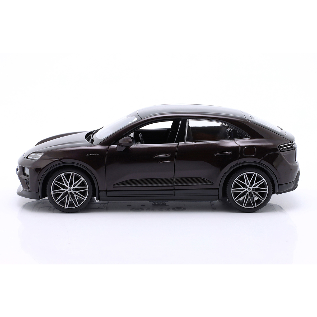 Автомодель Porsche Macan 4 Electric Bburago 1:24 Чорна — превʼю 2