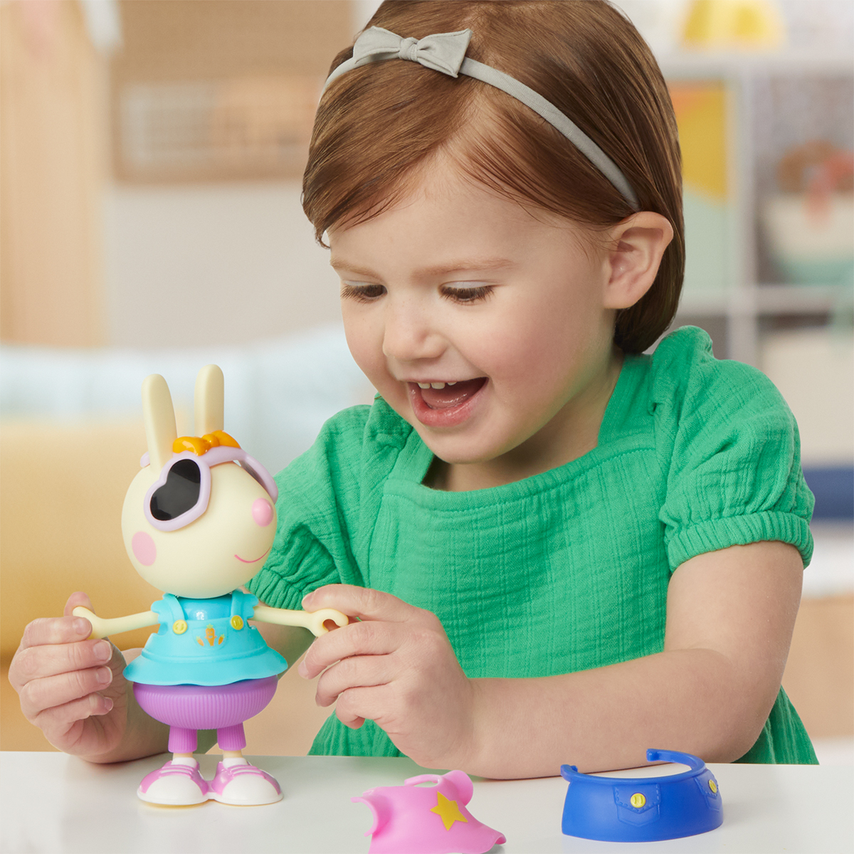 Ігровий набір Peppa Figurines Одягни Ребекку дитячий 15 cm з аксесуарами — превʼю 10