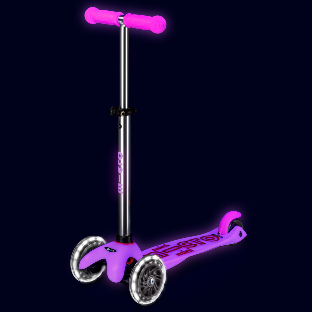 Самокат триколісний дитячий Micro Mini Deluxe Glow LED Рожевий — превʼю 8