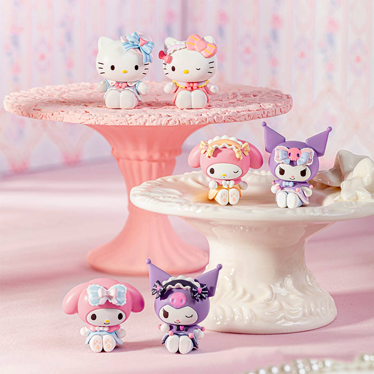Фігурка-сюрприз Pop Top Sanrio – Елегантні панянки – Hello Kitty My Melody Kuromi — превʼю 8