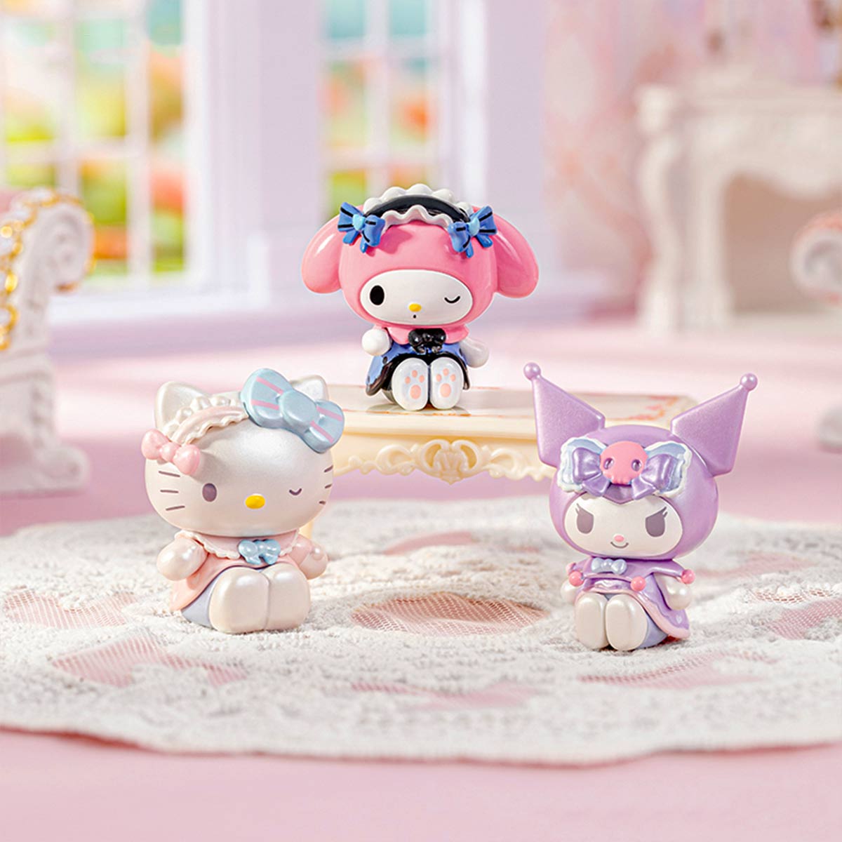 Фігурка-сюрприз Pop Top Sanrio – Елегантні панянки – Hello Kitty My Melody Kuromi — превʼю 7