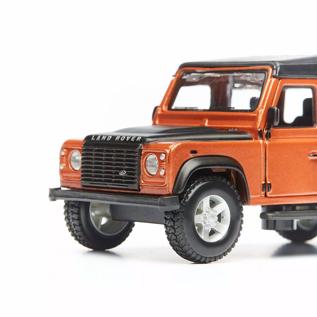 Автомодель Land Rover Defender 110 Bburago 1:32 металева — превʼю 8