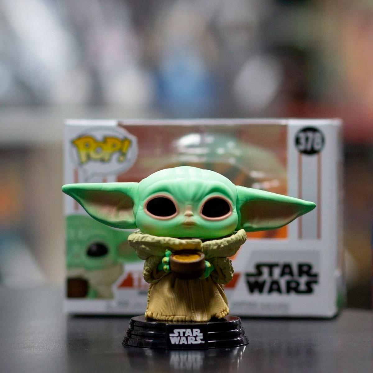 Колекційна ігрова фігурка The Mandalorian Grogu - Funko Pop Малюк з чашкою — превʼю 6