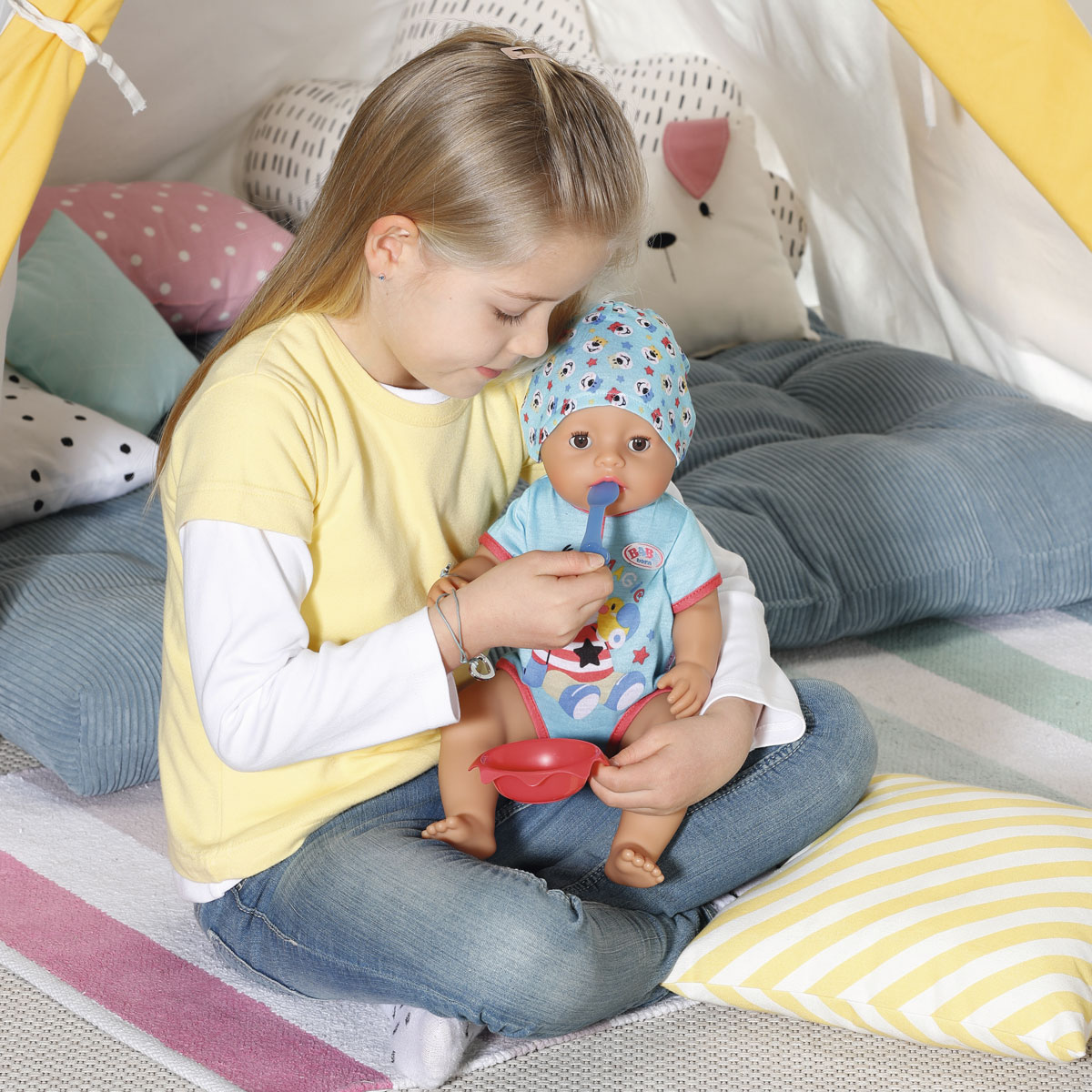 Лялька Baby Born Чарівний хлопчик 43 см з пустушкою та аксесуарами — превʼю 7