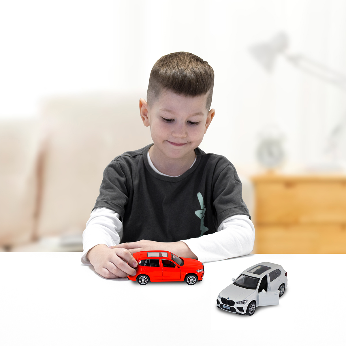 Автомодель BMW X5 M Techno Drive металева 1:43 pull-back Біла — превʼю 3