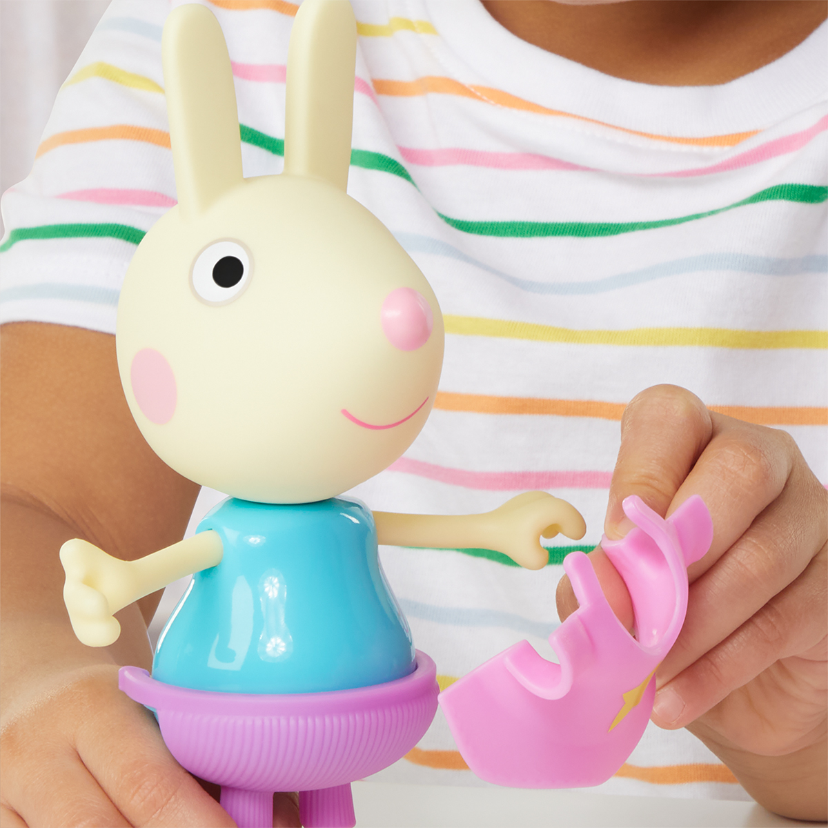 Ігровий набір Peppa Figurines Одягни Ребекку дитячий 15 cm з аксесуарами — превʼю 5
