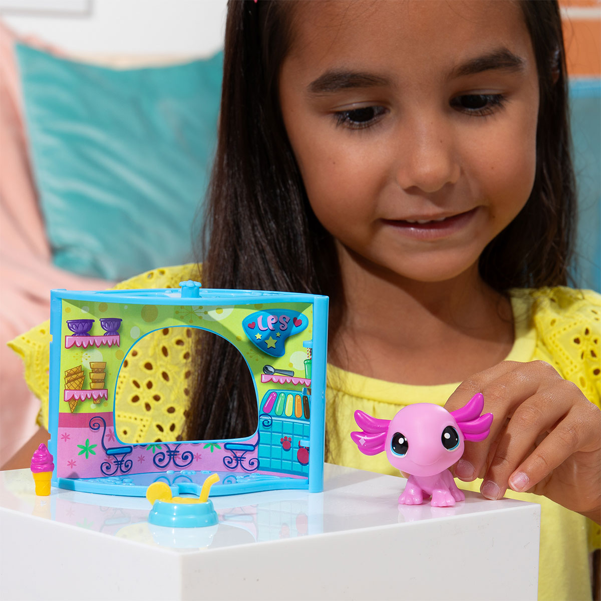 Ігровий набір Крамничка морозива дитячий Hasbro Littlest Pet Shop з фігуркою — превʼю 4