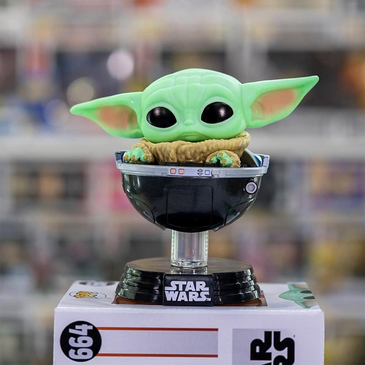 Колекційна ігрова фігурка The Mandalorian - Baby Grogu Funko Pop у візочку — превʼю 3
