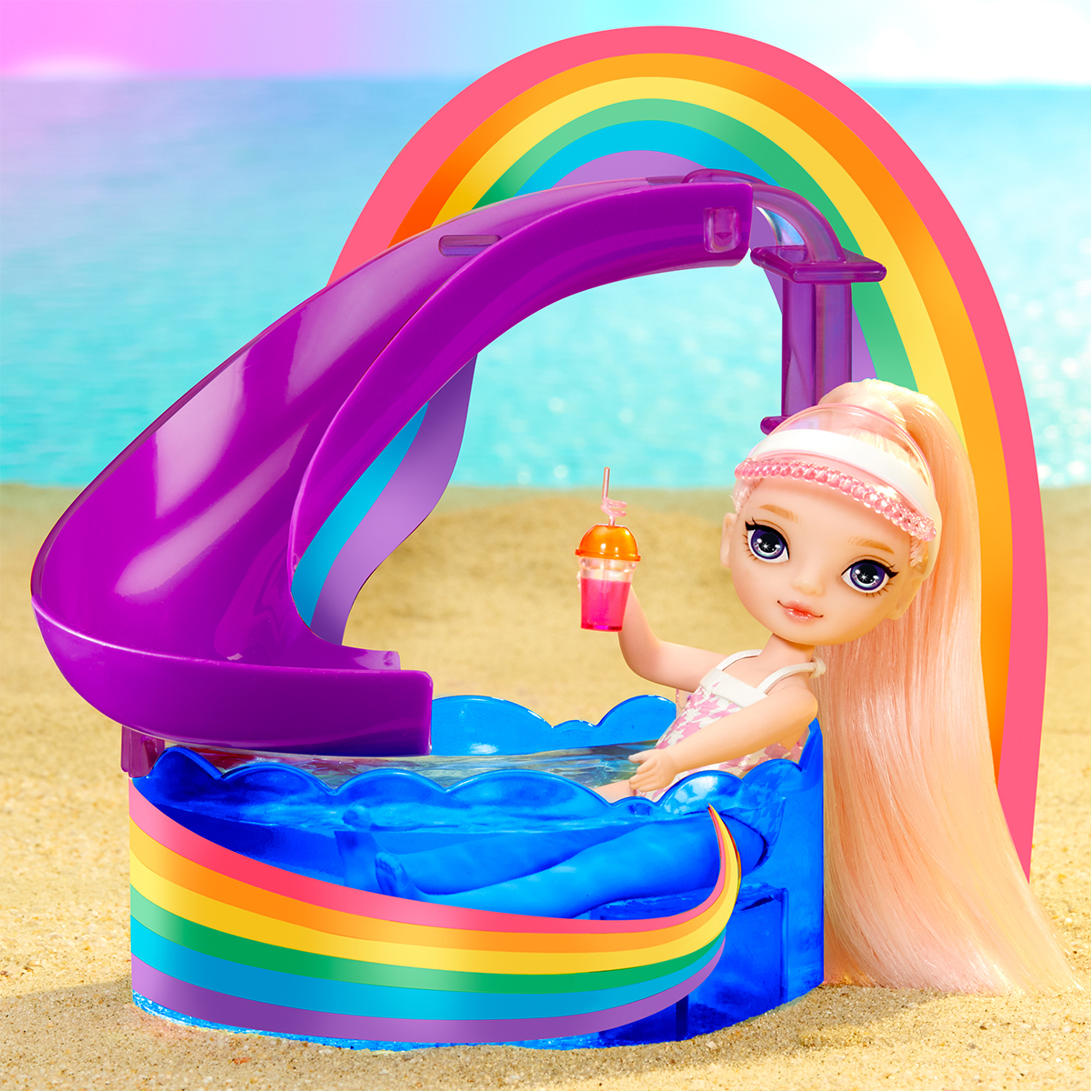 Ігровий набір Rainbow High Littles Веселкове свято в басейні з лялькою Блаш 15 см — превʼю 11