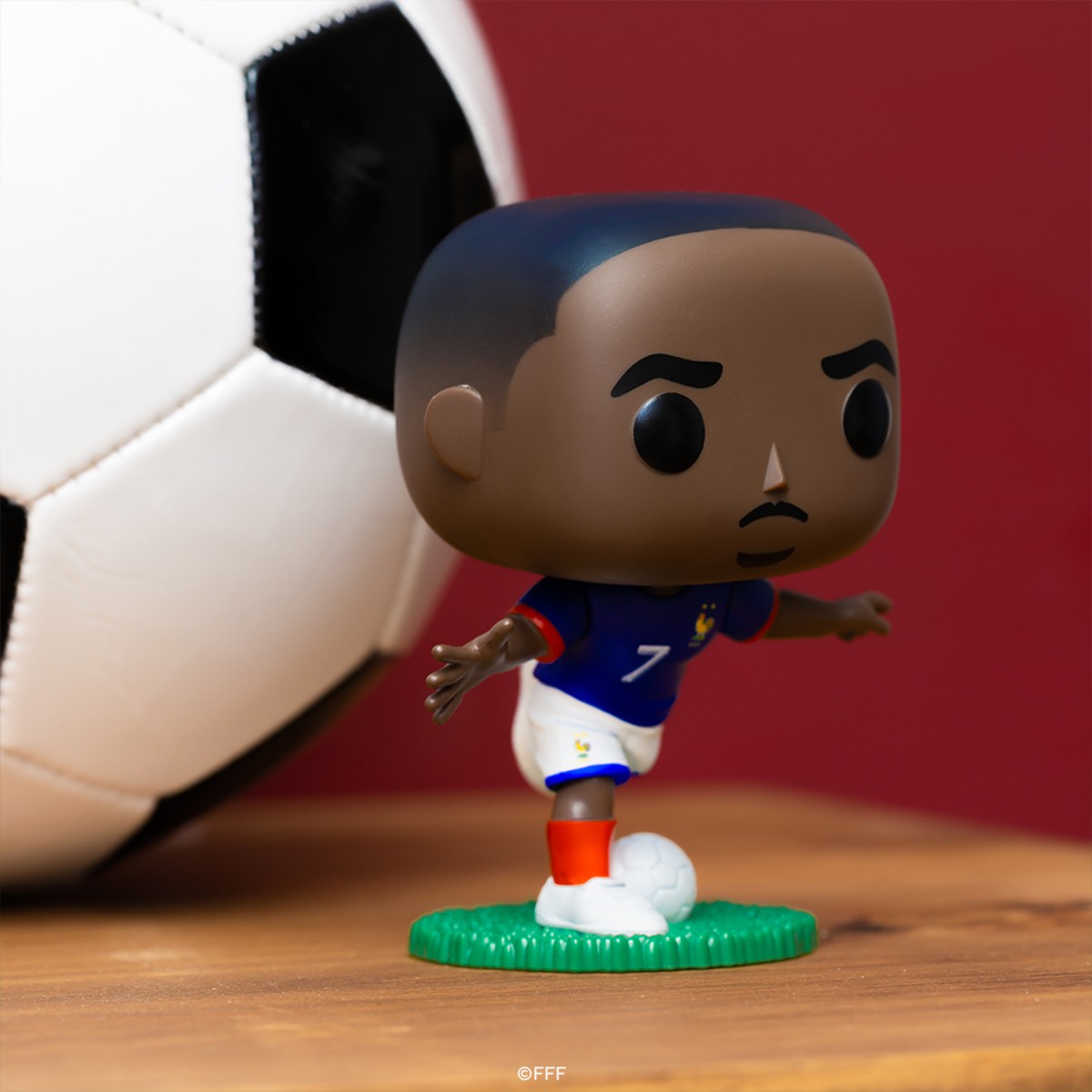 Ігрова колекційна фігурка Футбол Ousmane Dembele Funko POP Усман Дембеле Мультиколір — превʼю 4
