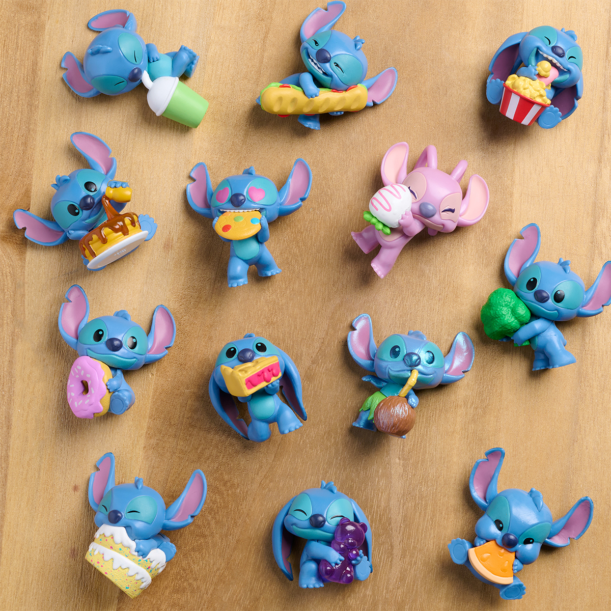 Фігурка-сюрприз Stitch у капсулі Стіч зі смаколиками 5 см — превʼю 7