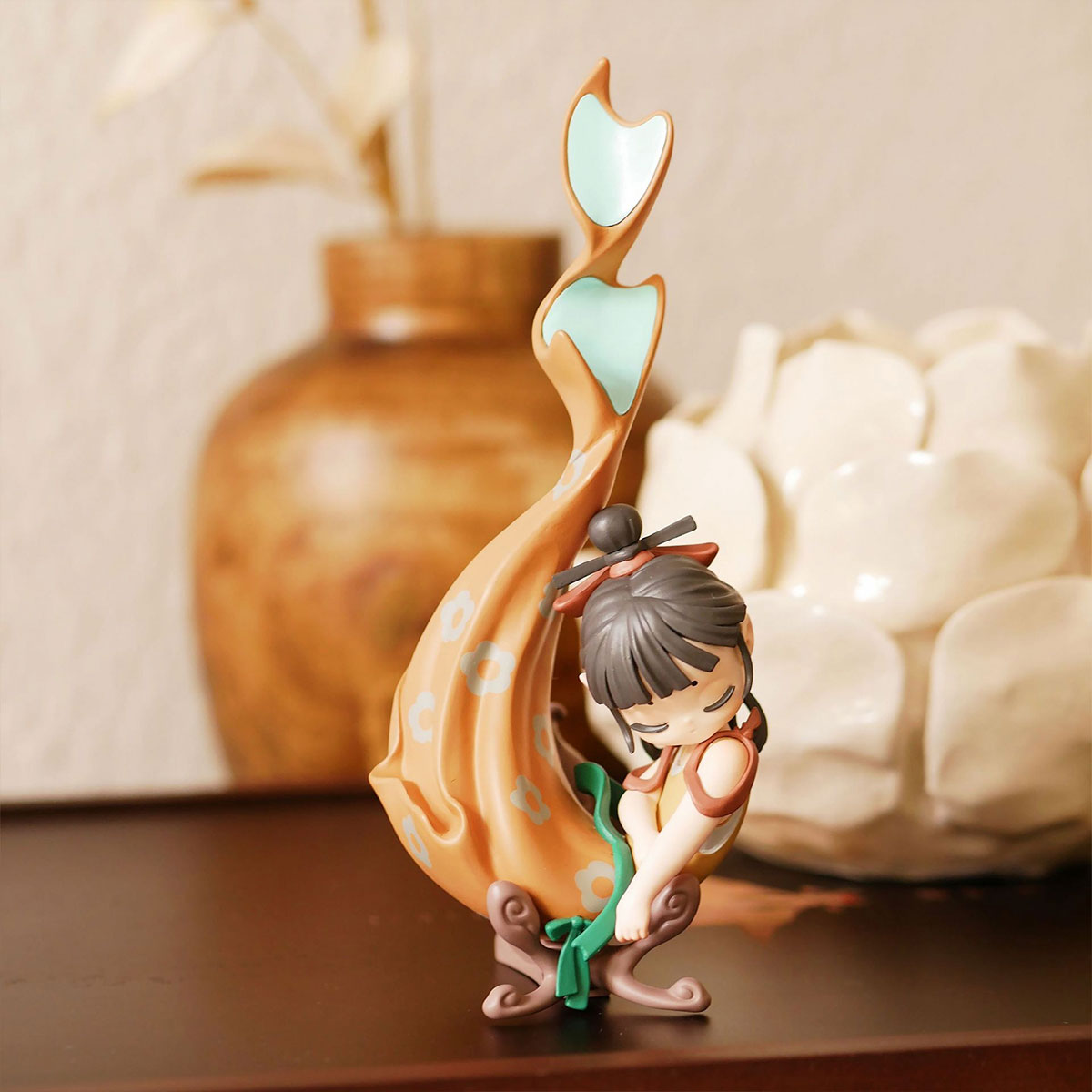 Колекційна фігурка 52Toys Sleep Art Gallery – Ельфійка — превʼю 3